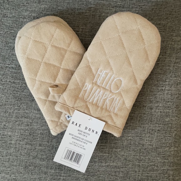 Rae Dunn HELLO PUMPKIN Mini Oven Mitts - Picture 2 of 3